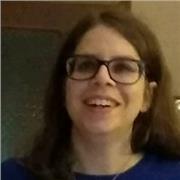 Laureata in pedagogia impartisce lezioni di pedagogia, sociologia, psicologia, storia e filosofia